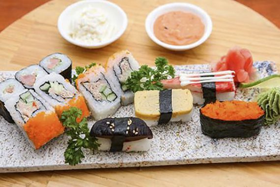 【ホーチミン市】「グランドすしコ」は夕方／寿司セットが半額に！
