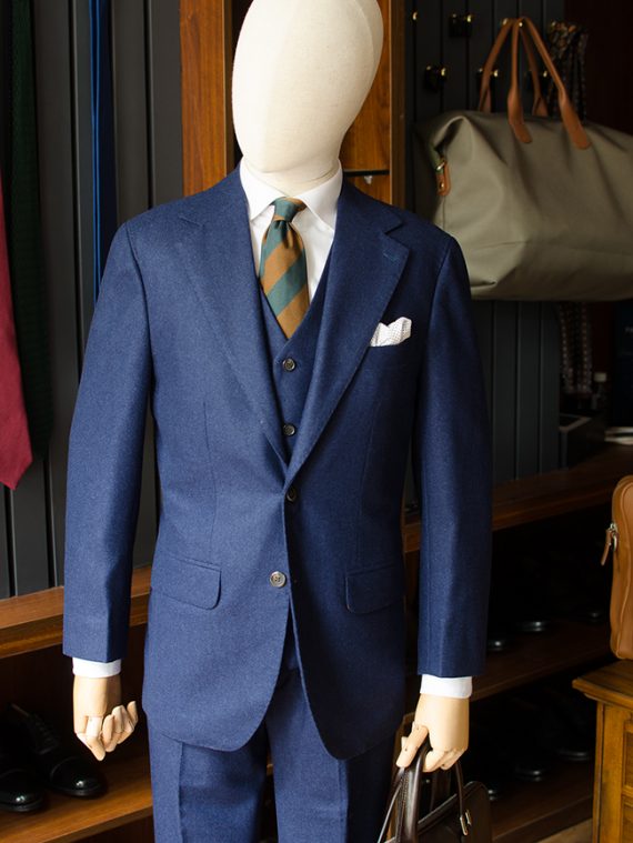 【ハノイ・こだわりM.I.V】紳士のファッションアイテムが揃う店で<br>自分に一番似合うスーツを注文しよう ザ・ファイナリークラブ［ ショップ］
