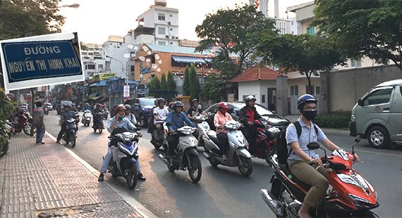 【ホーチミン市・気になる街角あの通りてくてく近辺調査隊】<br>どこへ行くにも便利な大通り グエンティミンカイ （Nguyen Thi Minh Khai）通り