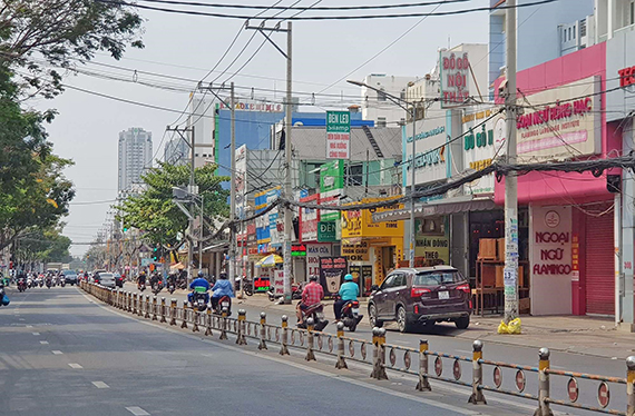 【ホーチミン市・気になる街角あの通りてくてく近辺調査隊】<br>7区の東西を結ぶ大通り】<br>グエンティタップ】<br>（Nguyen Thi Thap）通り