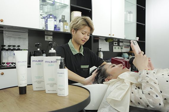 【ハノイ・手早くきれいに！　60’ Beauty】<BR>日本式ヘアサロンのヘッドスパで 頭のフケや臭いの悩みを解決しよう<BR>「ズッソヘアサロン/Zusso Hair Salon」