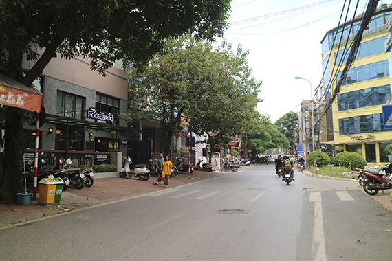 【ハノイ・気になる街角あの通りてくてく近辺調査隊】<br>ベトナム風情を感じるこぢんまりとした道<br>スアンジエウ<br>（Xuan Dieu）通り