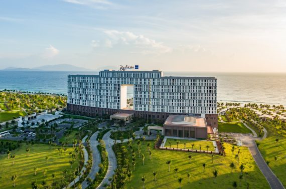 【カインホア】カムラン湾の絶景を満喫できるホテル／直接予約で特別プランを提供中／「ラディソンブルリゾートカムラン/Radisson Blu Resort Cam Ranh」