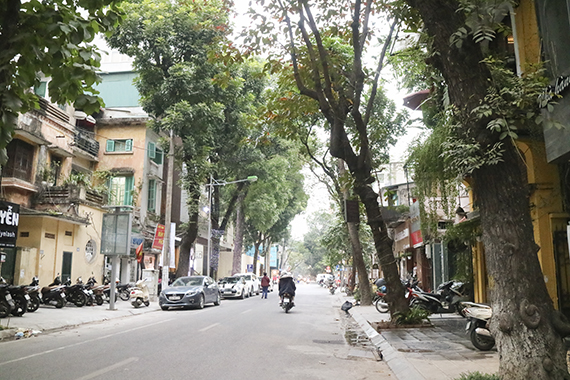 【ハノイ・気になる街角あの通りてくてく近辺調査隊】<br>日系店が多く集まる<br>チエウヴィエットヴオン<br>（Trieu Viet Vuong）通り