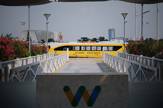 【ホーチミン市】「サイゴンウォーターバス」 水上ナイトバスを就航