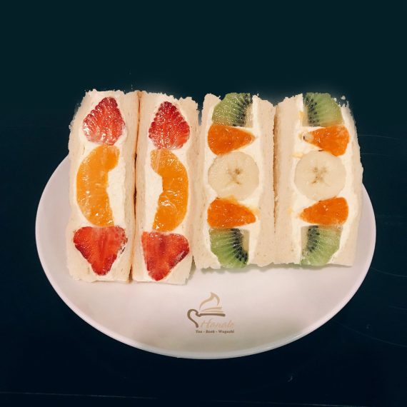 【ハノイ】「ハナティーブックワガシ」で 餅の購入でサンドイッチ進呈