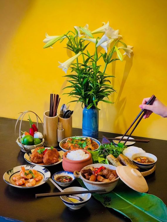 【ハノイ】ベトナム料理店「ドーン」 50万VND以上で食事券を進呈