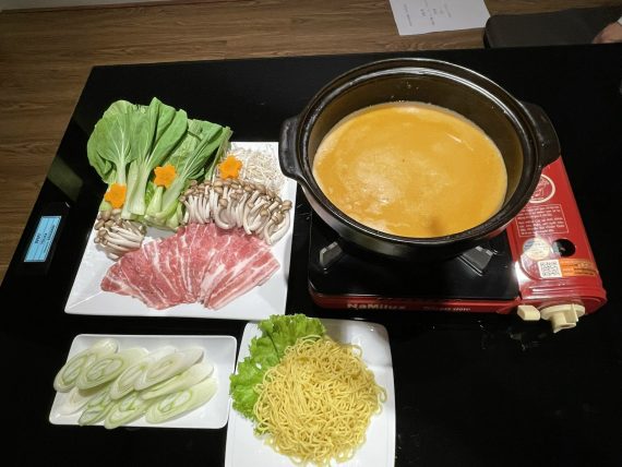 【ハノイ】「日本食燈家」に 「坦々鍋」が新登場！