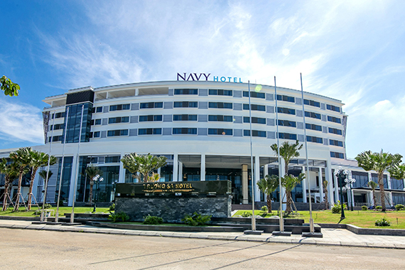 【カムラン】4つ星ホテルで快適に夏を過ごそう！／9/30まで1泊60万VND〜／「ネイビーホテルカムラン / Navy Hotel Cam Ranh」