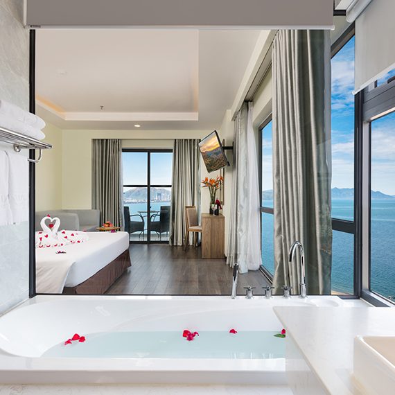 【ニャチャン】ニャチャンビーチ沿いのホテルが／2連泊以上の予約でスイート1泊130万VND／「ザビアホテルニャチャン / Xavia Hotel Nha Trang」