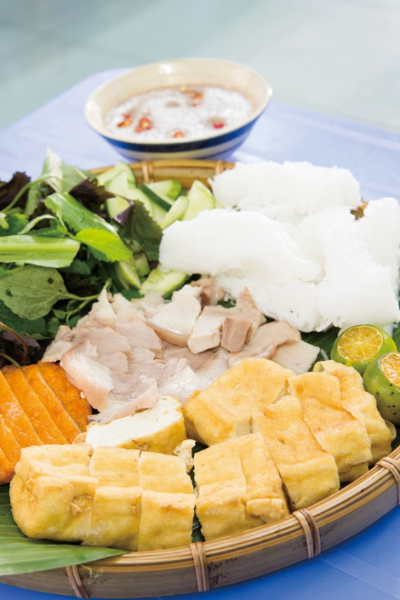 ハノイのローカル名物「揚げ豆腐」がホーチミン市でも楽しめる！ ブンダウコーカン［ハノイ郷土料理］