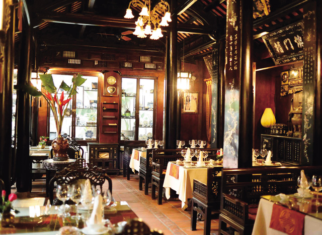[PR]料理の品々から骨董品まで、ベトナムの伝統を心ゆくまで堪能できる唯一無二のレストラン コムヴィエット［ベトナム料理］