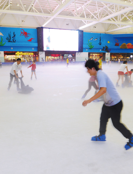 見てるだけでも涼がとれる。ベトナム初の大規模アイススケートリンク ヴィンパールアイスリンク［アイススケートリンク］