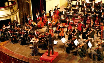 本名徹次指揮「ベトナム国立交響楽団日本ツアー２０１３」