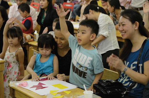 「こぐま会」が日本人向けの／幼児教育説明会を開催