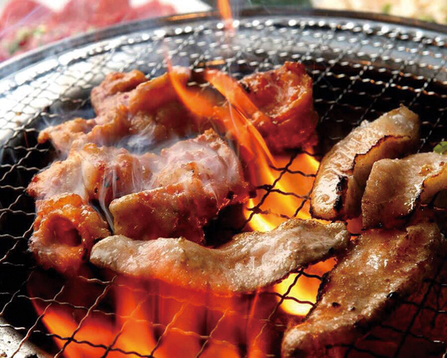 【ホーチミン市】「ドラゴンホットポット」が／七輪炭火焼肉祭りを開催!