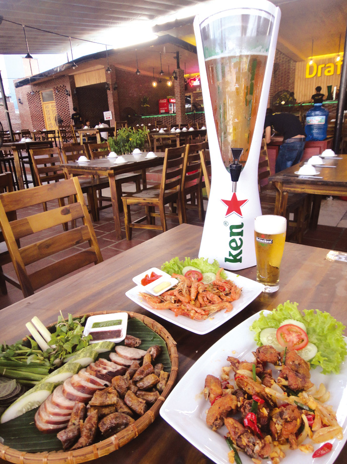 【ダナン】暑い日には、キンキンに冷えた種類豊富な生ビールを ドラフトビア［ベトナム料理&ビールバー］