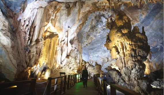 冒険と発見求め、秘境フォンニャ・ケバンへ／世界で最も美しい「天国洞窟」を探検