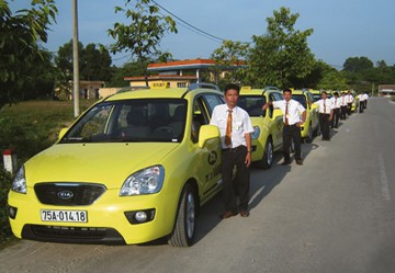 フエに登場の新タクシー／「タクシーヴァン」は黄色が目印