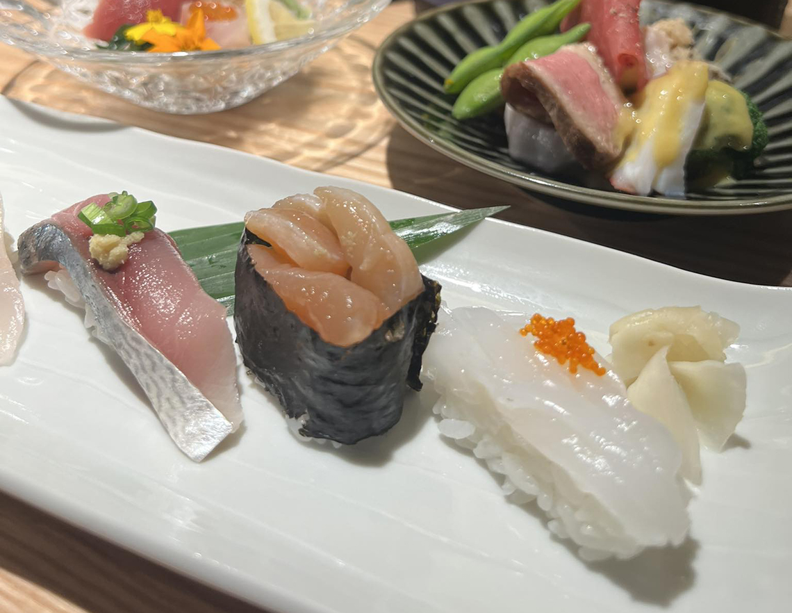 日本人寿司職人による江戸前寿司「鮨の半べえ／Sushi no Hanbe」