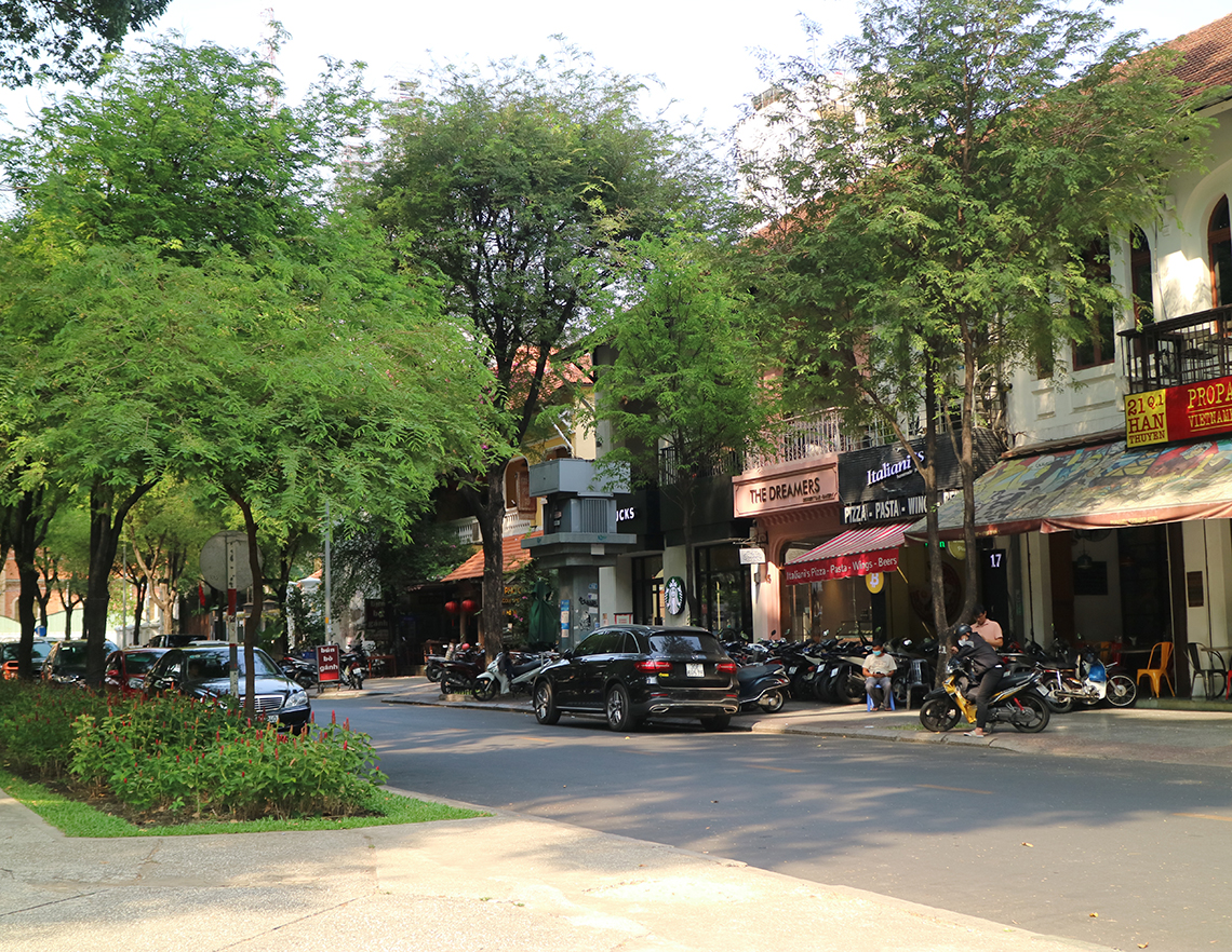 サイゴン大聖堂や公園近くの小道<br>ハントゥエン（Han Thuyen）通り
