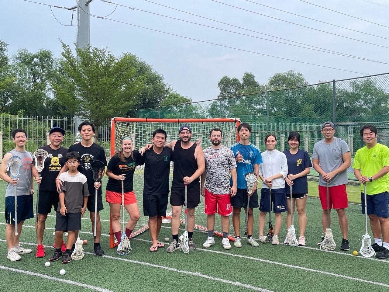 Lacrosse Makes Friends!  Saigon Lacrosse Club（ラクロス）