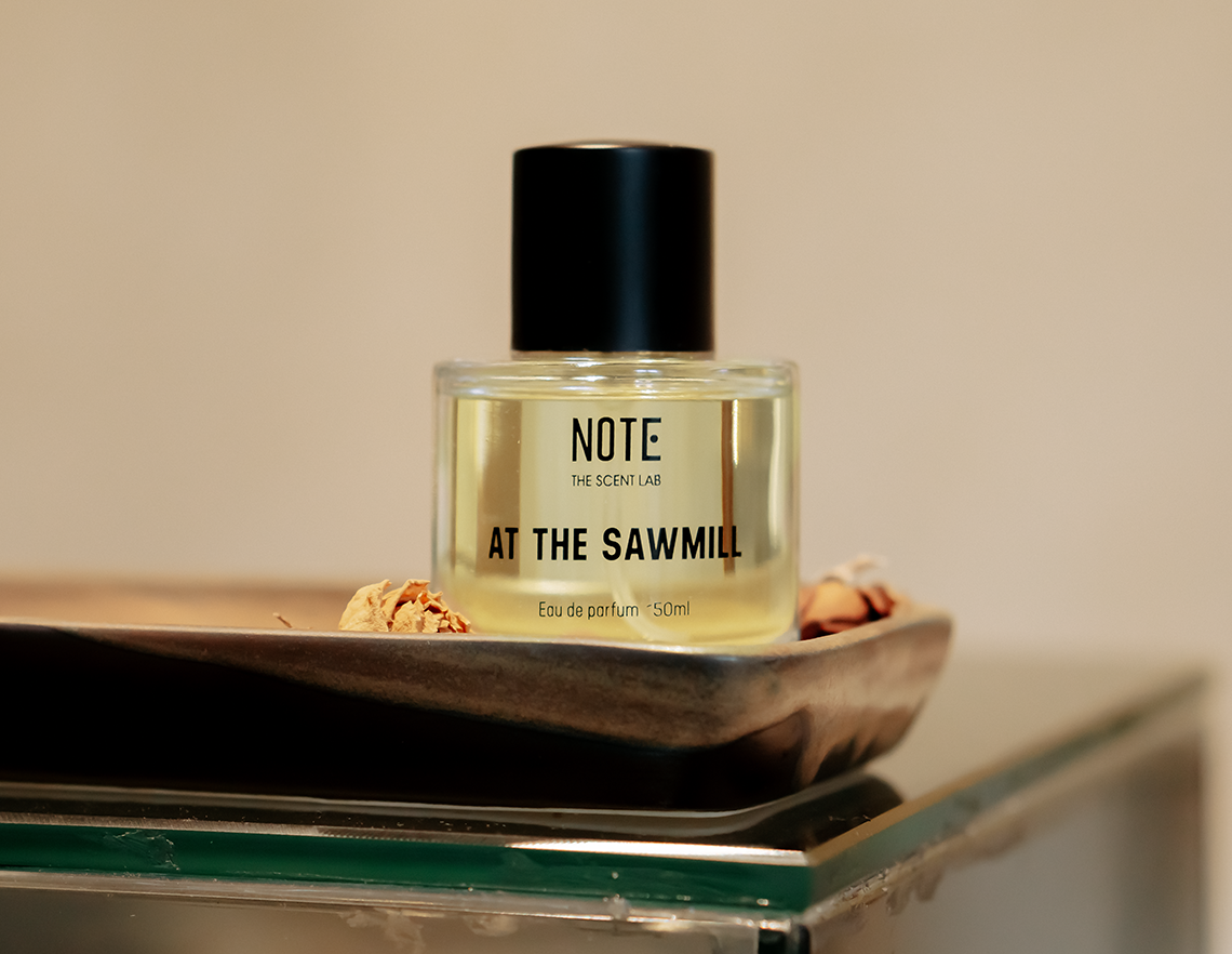 軽やかなオリジナル香水で 香りにつつまれた日常を「ノート／NOTE」