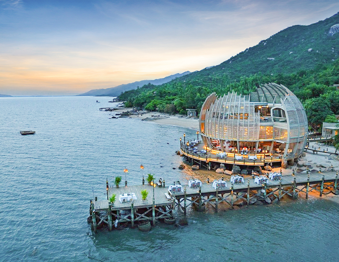 穏やかな湾に囲まれた自然派リゾート 12/20まで１泊580万VND++～「アンラムリトリーツニンヴァンベイ／An Lam Retreats Ninh Van Bay」