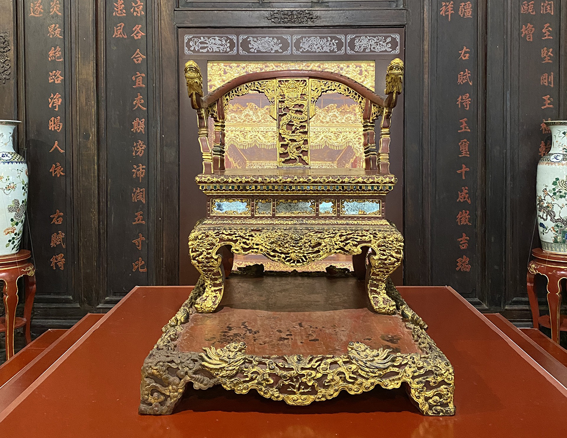 カイディン帝の宝物の展覧会を開催中「フエ宮廷骨董博物館／Bao Tang Co Vat Cung Dinh Hue」