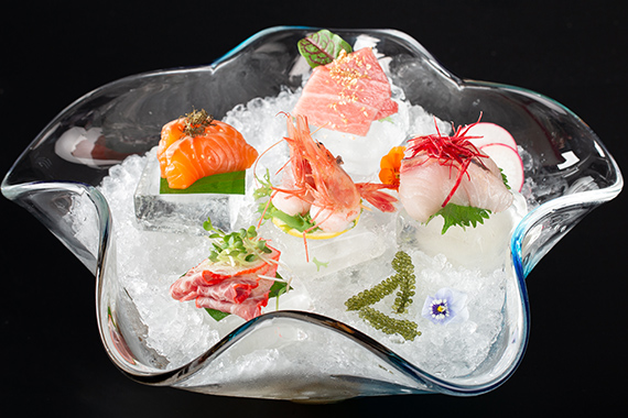 「寿司世界」の新シェフはサウジの元宮廷料理人
