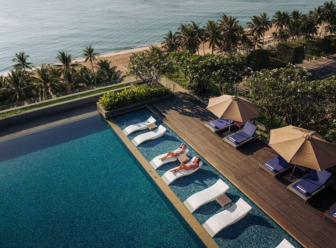 ニャチャンの白いビーチを望む5つ星ホテル 5連泊以上の長期滞在で室料20％割引に「シェラトンニャチャンホテル&スパ／Sheraton Nha Trang Hotel & Spa」