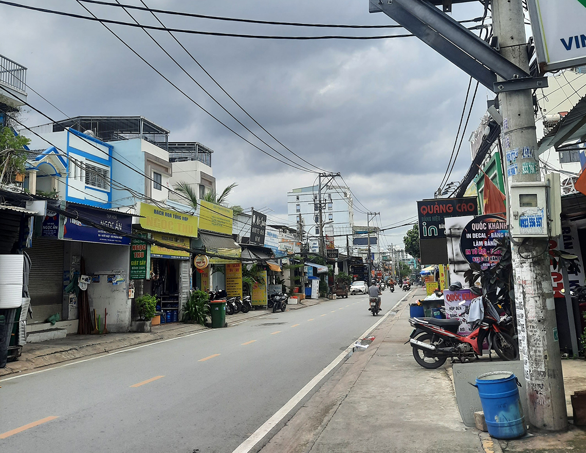 都市生活を支える物流のバイパス「レヴァンルオン（Le Van Luong）通り」