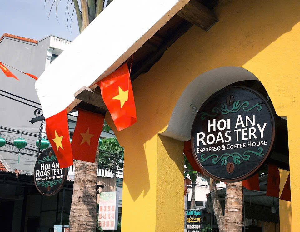 ホイアンの人気カフェ、ビーチ近くに５号店「ホイアンロースタリー／Hoi An Roastery」