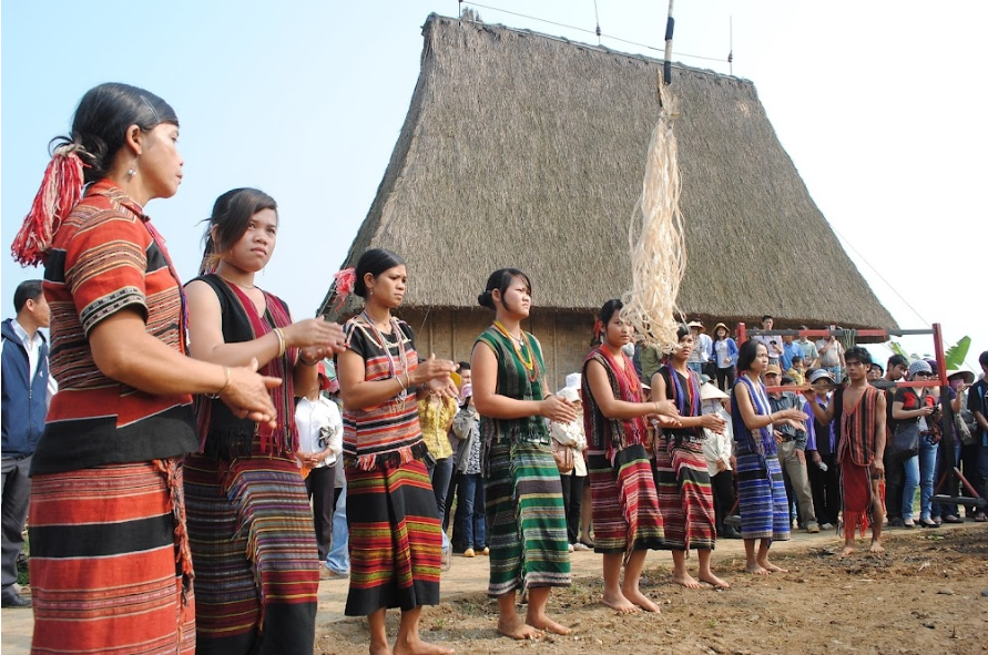 ブラウ族 – Người Brâu