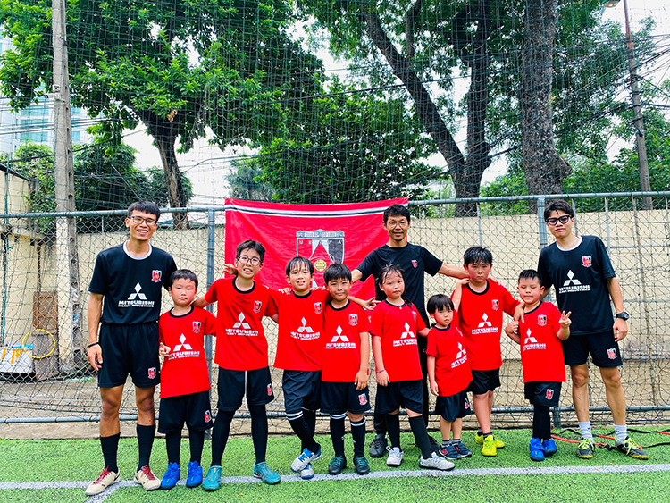 「浦和レッズアカデミーサッカー スクールハノイ校／Urawa Reds Academy  Soccer School Vietnam – Hanoi」