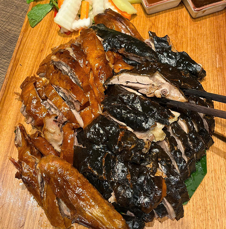 北部郷土料理の「バンクアン」に アヒル肉の新メニューが登場