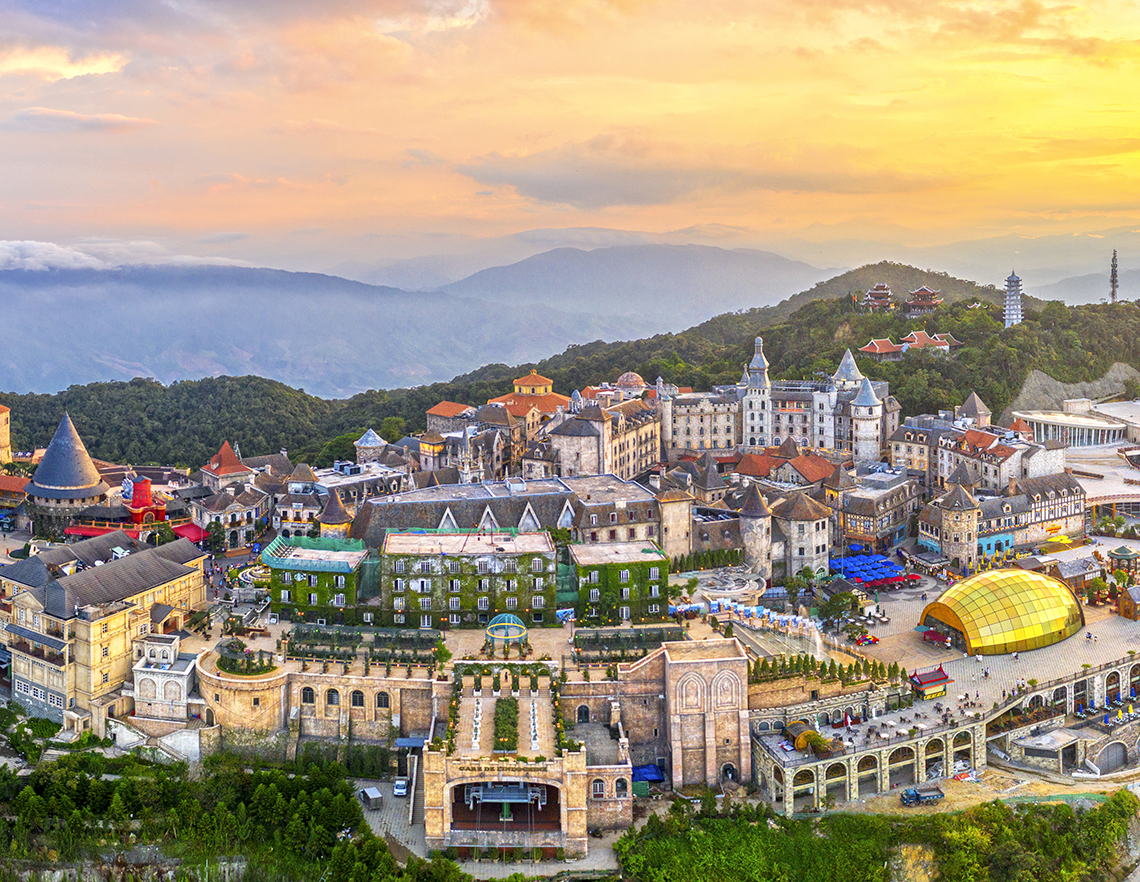 バーナー山頂の仏系4つ星ビレッジホテル 2025年末まで1泊390万VND〜の宿泊プラン「メルキュールダナンフレンチビレッジバーナーヒルズ／Mercure Danang French Village Bana Hills」