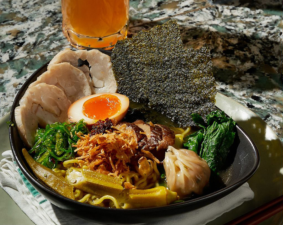 「オクラフードバー」水曜限定 “ワニ肉コンボ”でドーナツ進呈