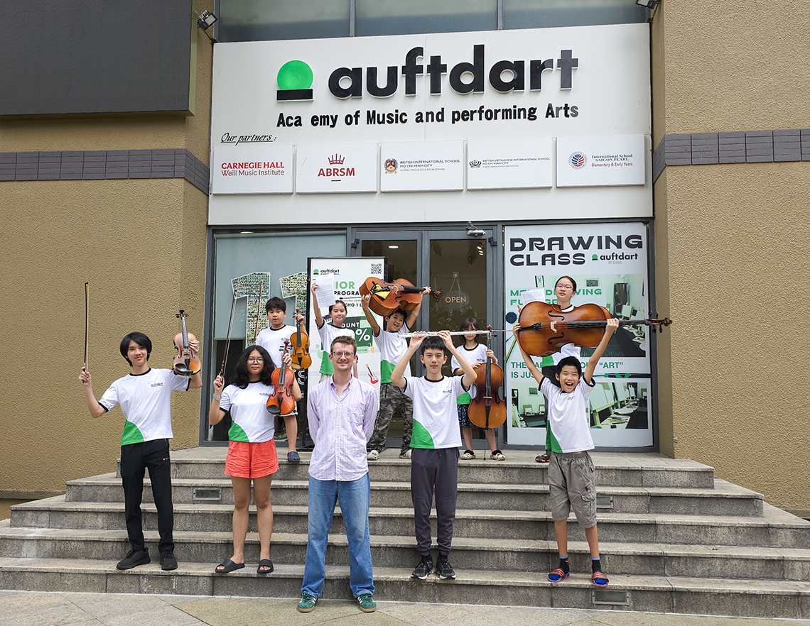 「オーフトダートアカデミー・オブ・ ミュージック＆パフォーミングアーツ／Auftdart Academy of Music and Performing Arts」