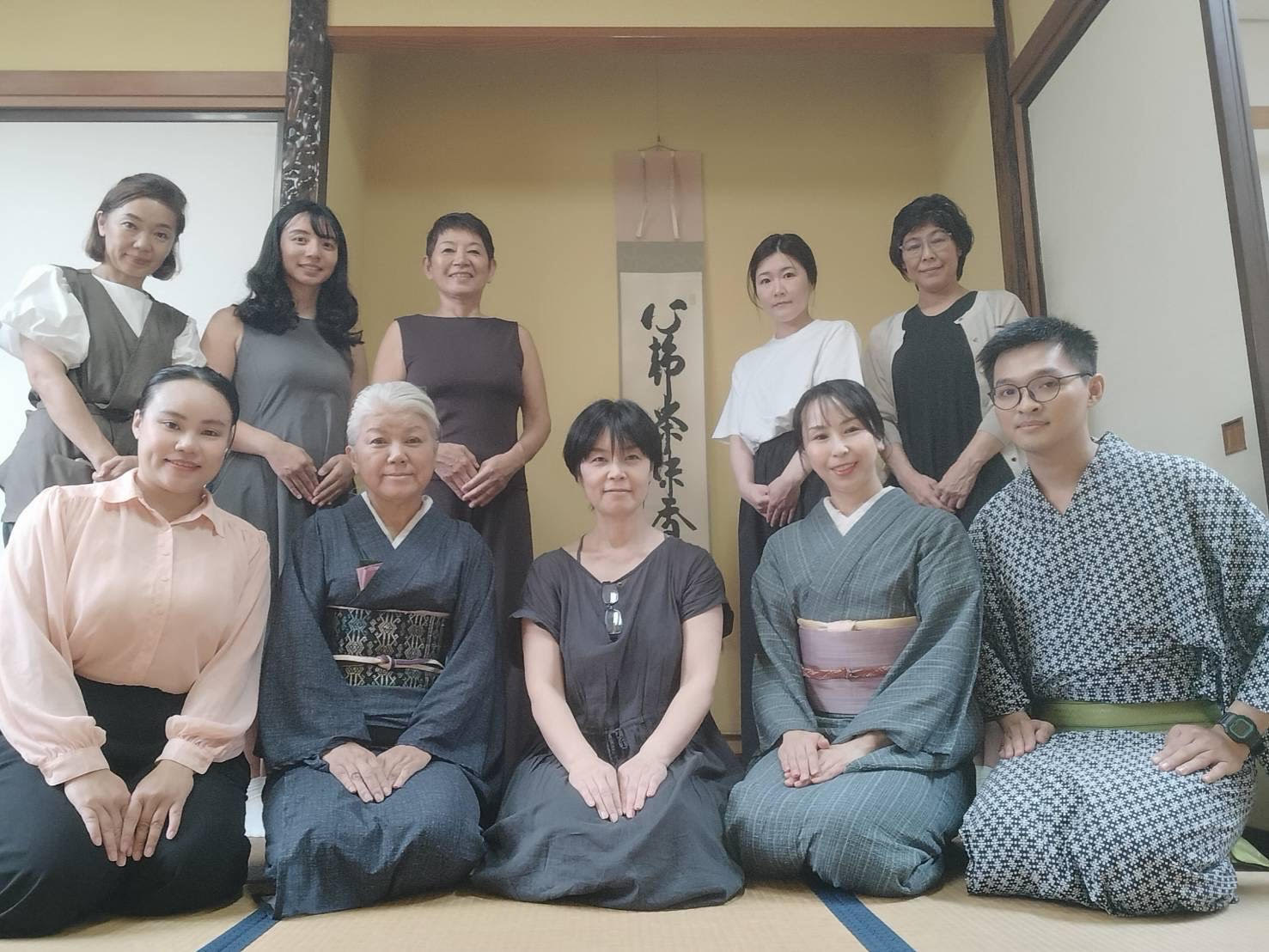 異国で心静まるひとときをサイゴン裏千家茶道同好会