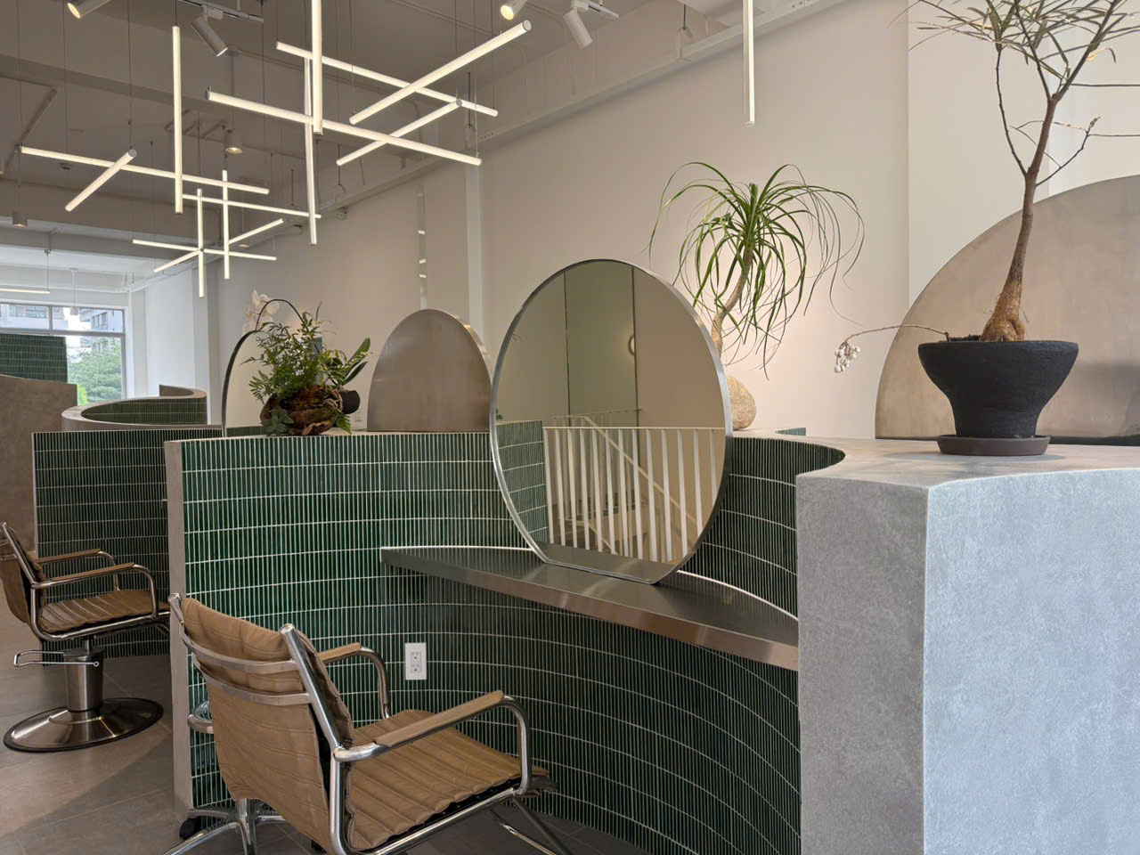 「ナインヘアサロン」 の2号店 スケッチ読者は10％割引