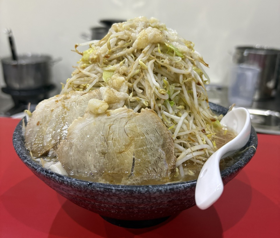 メニューは２種！  二郎系ラーメン専門店「ベト二郎／Beto Jiro Ramen」