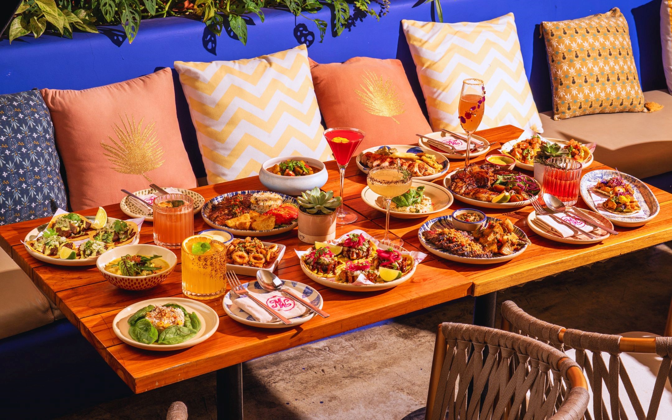 「ママシータ」のハッピーアワー ドリンク注文でもう1杯無料