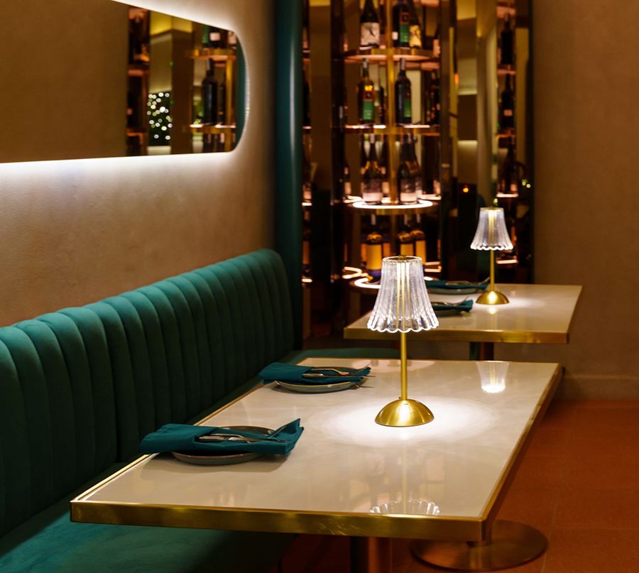 「セレスティアルワインバー」 VIPルーム利用でワイン進呈