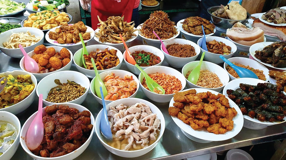 大衆食堂「コムヴィントゥー」が チャンフンダオ通りへ移転