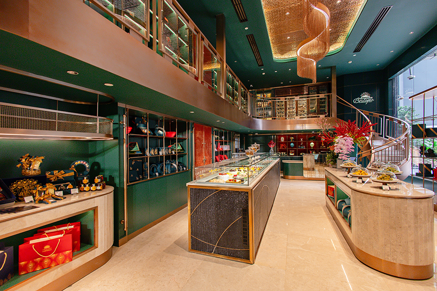 「ザ・レヴェリーブティック」 拡張して飲食も可能に