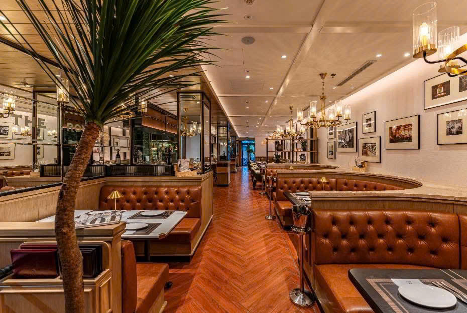 「ザ・ロイヤル」1周年！ 読者は乾杯グラスワイン無料