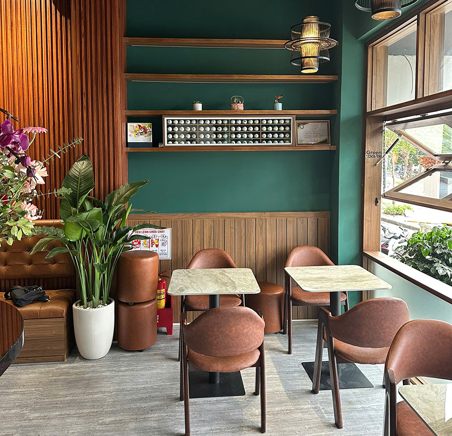 ゴルフスタジオ直結のカフェ＆バー「クラブグリーン／Club Green」