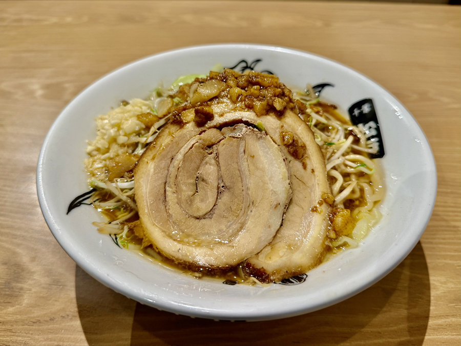 濃厚スープ「富田麺越」に 「雷ラーメン」が新登場