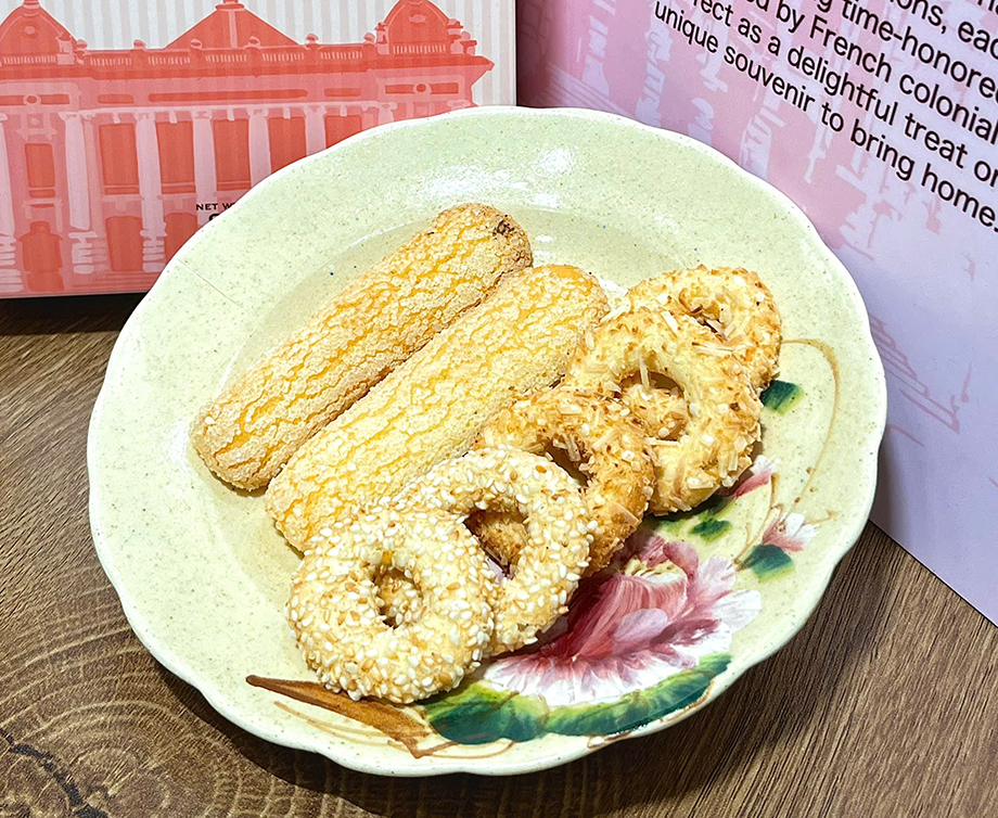 雑貨店「エムハノイ」 老舗菓子メーカーとコラボ商品